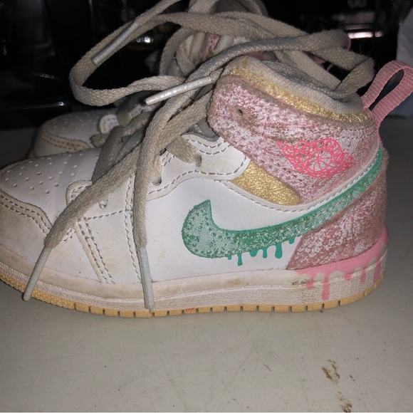USED 6C Nike Shoes (DD1668-100) - Picture 2 of 8